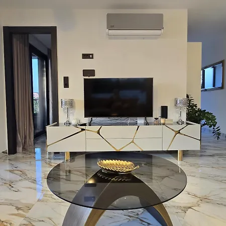 Βίλα Palace Al Nera 1 Deluxe By The Sea Swimming Pool