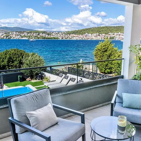 Palace Al Nera 1 Deluxe By The Sea Swimming Pool Villa Trogir