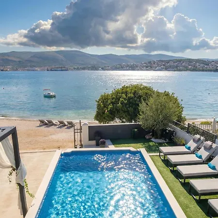 Palace Al Nera 1 Deluxe By The Sea Swimming Pool Villa Trogir