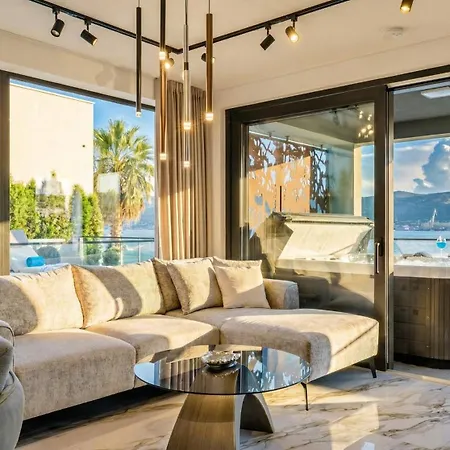 Villa Palace Al Nera 1 Deluxe By The Sea Swimming Pool *
