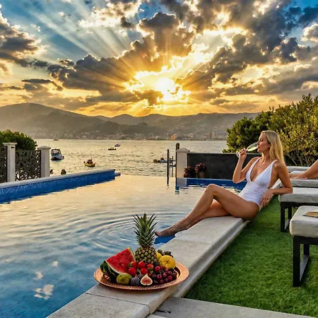 Palace Al Nera 1 Deluxe By The Sea Swimming Pool Villa