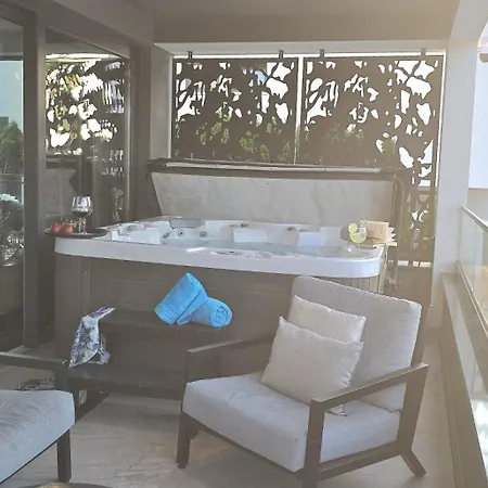 Вілла Palace Al Nera 1 Deluxe By The Sea Swimming Pool *